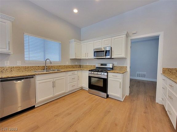 3rd image of 3068 Misty Harbour Dr