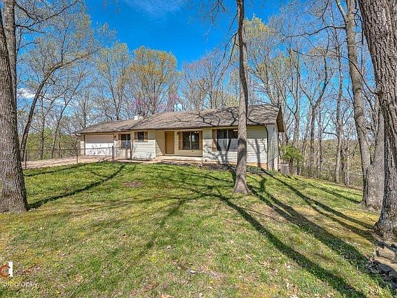 3rd image of 13561 Cardinal Cir