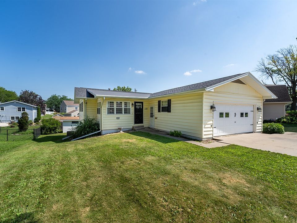 1st image of 212 Rainbow Dr