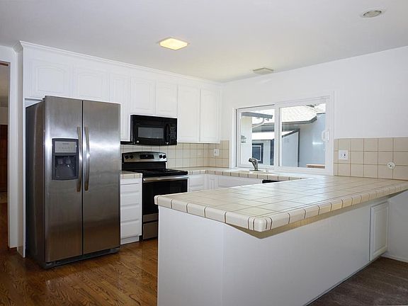3rd image of 4155 Keith Dr