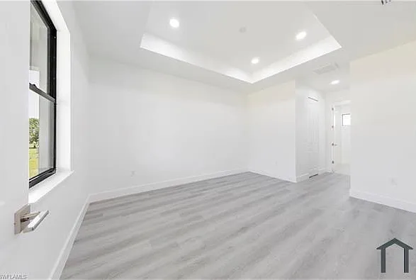 1137 Damen St E — Photo 20