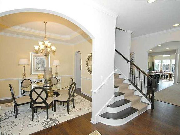 3rd image of 4040 Penzance Pl