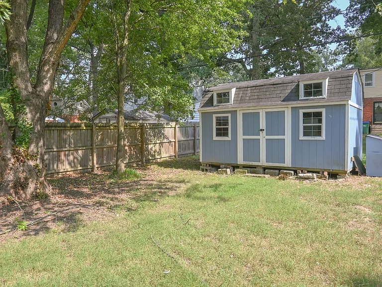 1001 Willow Lawn Dr — Photo 32