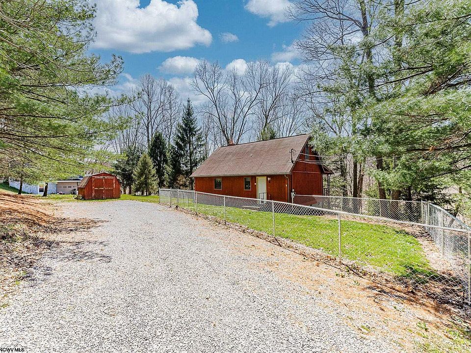 1st image of 1565 Tyrone Rd