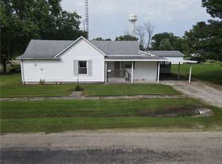 802 Indiana St, Edgewood, IL 62426