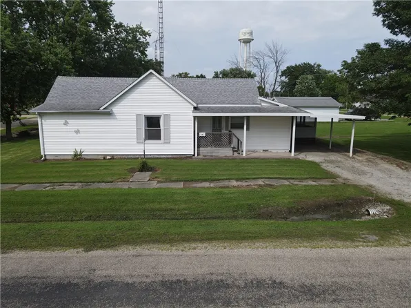 802 Indiana St, Edgewood, IL 62426