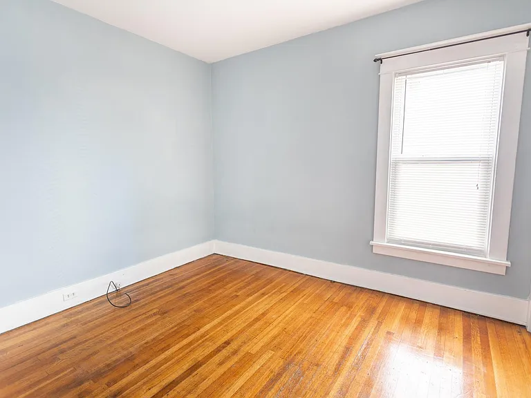 111 Lovering Ave #B — Photo 9