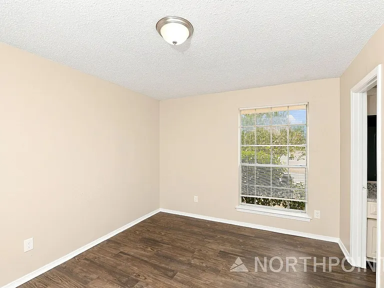 1315 Drury Dr — Photo 10