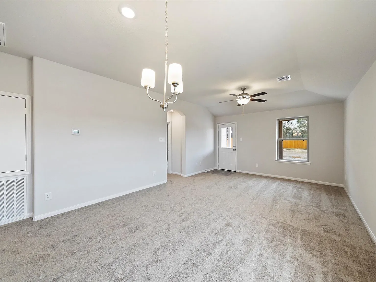 4 bed, 2.0 bath, 1455 sqft, $1,795 — Photo 4