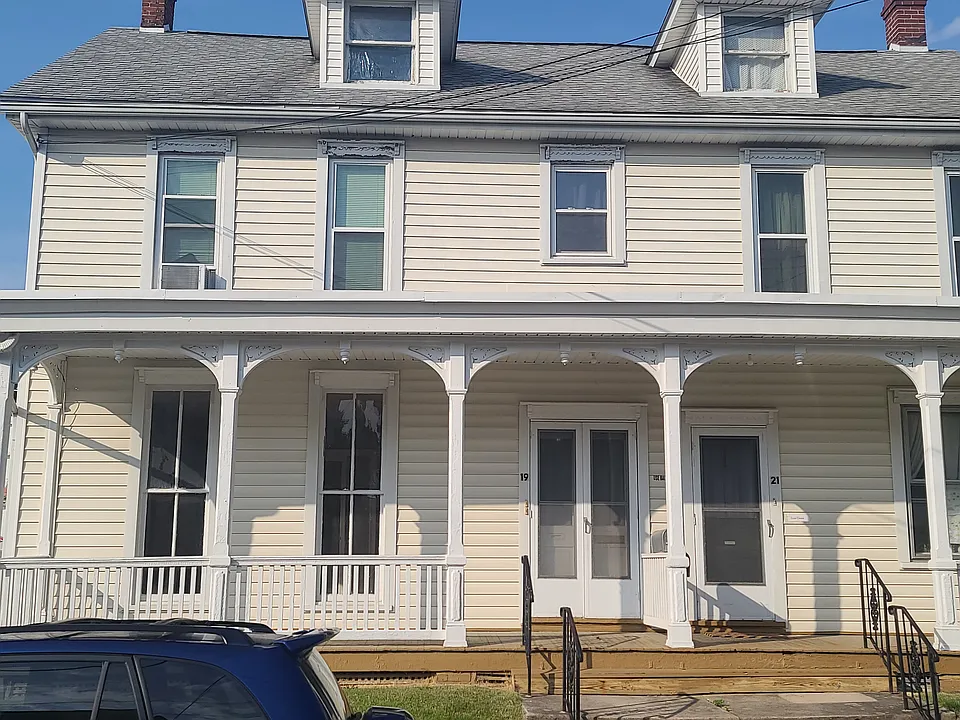 19 E North St