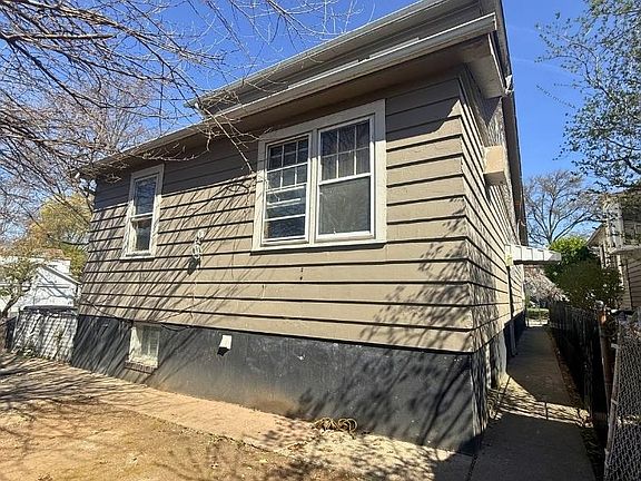 2nd image of 12-14 Hillcrest Rd #2