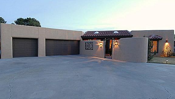 3rd image of 700 Patio Feliz Ln