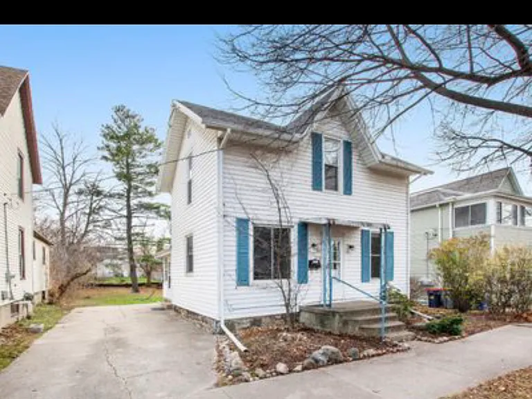 816 California St NW — Photo 3