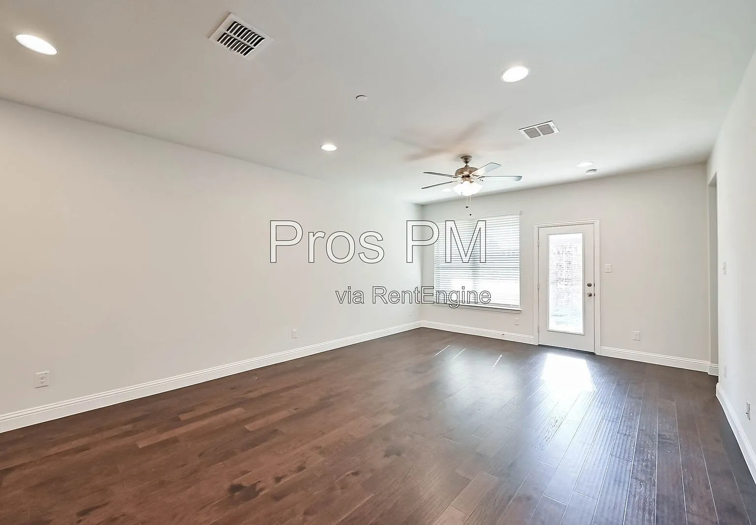 3 bed, 2.0 bath, 2189 sqft, $3,300 — Photo 3