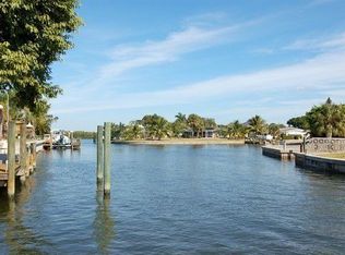 4 Glenview Manor Dr, Fort Myers Beach, FL 33931