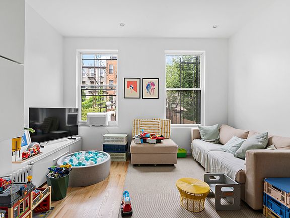 2nd image of 91 Woodhull St #2