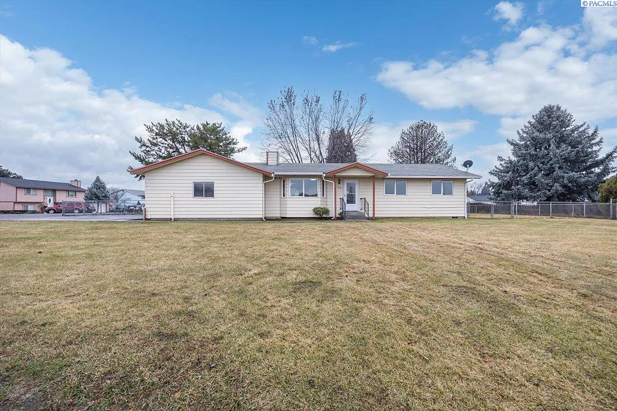 3308 W Wernett Rd photo 1