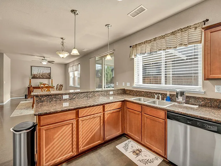 3680 Coastal St — Photo 6