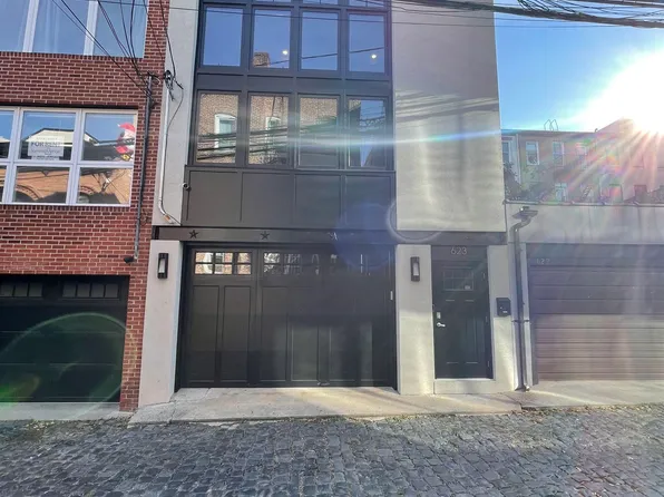 623 Court Street image 1 of 11