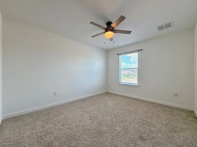 2901 Louris Ln — Photo 26