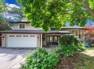 207 Penn Dr, Burlington, ON L7N 2B6