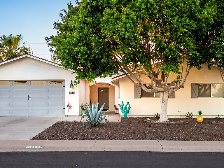 2530 N 68th Pl — Photo 22