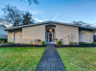 8626 Cedarbrake Dr, Houston, TX 77055