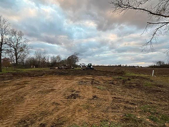 3rd image of 8345 N Jennings Rd