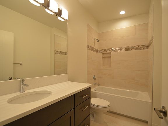 2nd image of 1540 NE 175th St Unit A
