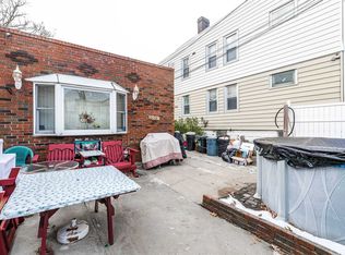 5914 71st St, Maspeth, NY 11378
