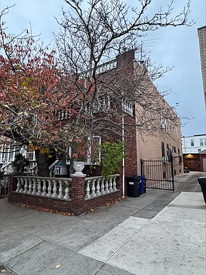 Sold by Remax Real Estate Professionals | media 2