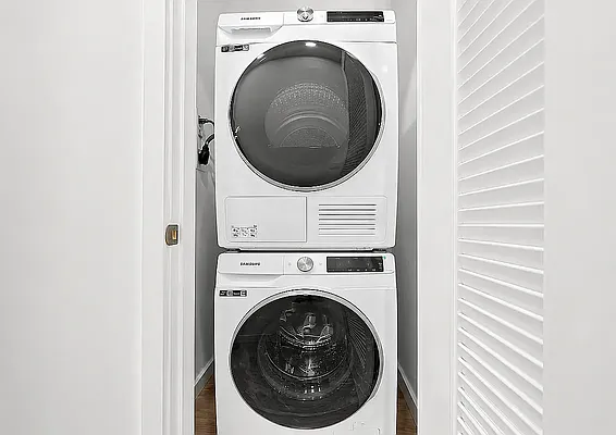 Laundry, photo 1