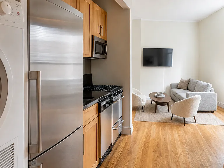 432 E 13th St #11 — Photo 1