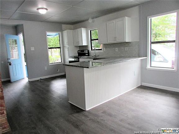 3rd image of 213 E Martindale St