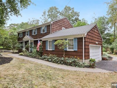 684 High Mountain Rd, Franklin Lakes, NJ, 07417