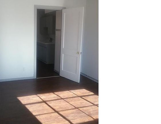 4th image of 3630 Ninock St