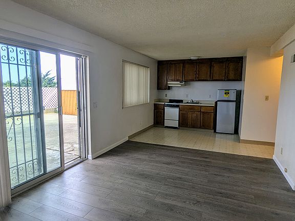Studio with access to backyard.