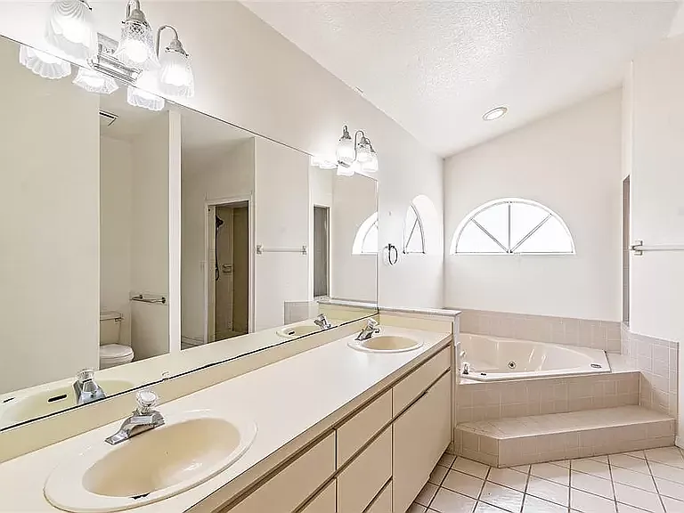 1547 Spring Ridge Cir — Photo 8