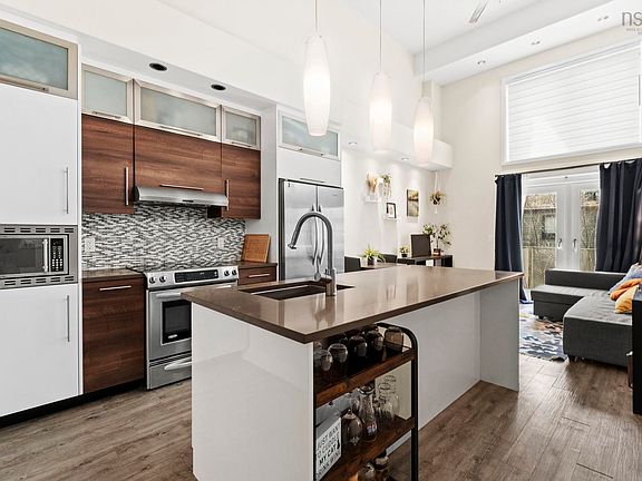 4th image of 5662 Roberts St #222