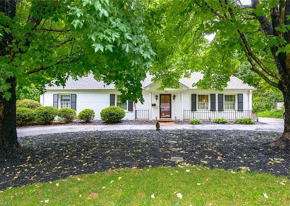 1st image of 3915 King Arthur Ct