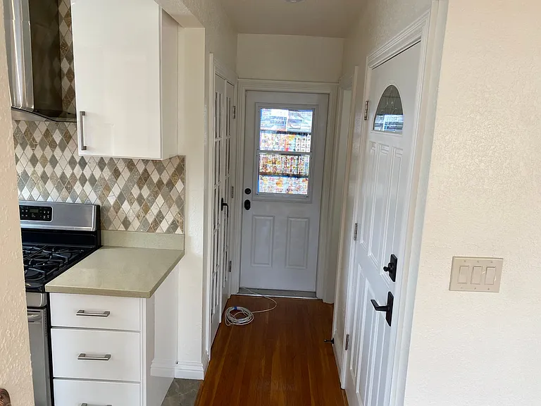 1572 Palou Ave — Photo 8