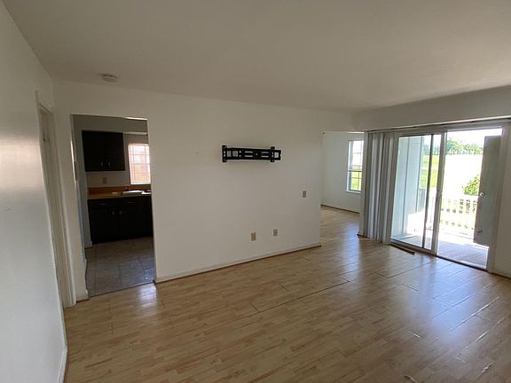 2nd image of 1403 Key Pkwy #201