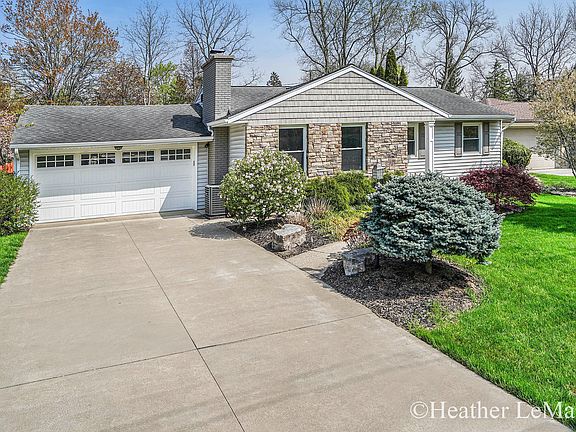 2nd image of 56 Elmhurst Dr SE