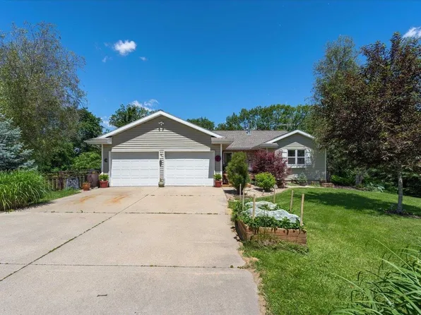 N4644 Allan Rd, Portage, WI 53901