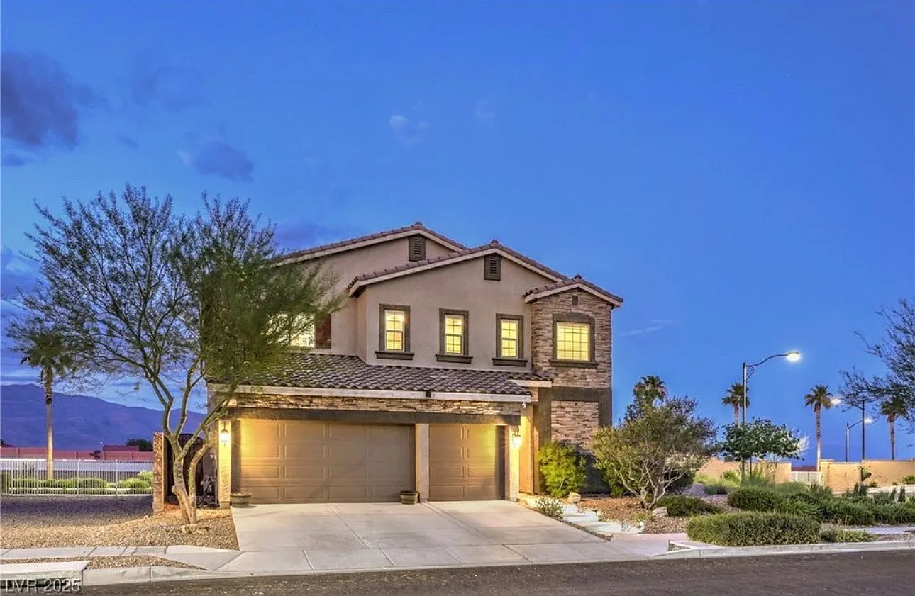4 bed, 3.5 bath, 3179 sqft, $1,200 — Photo 1