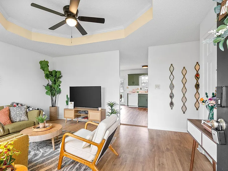 3231 Tabby Dr — Photo 8