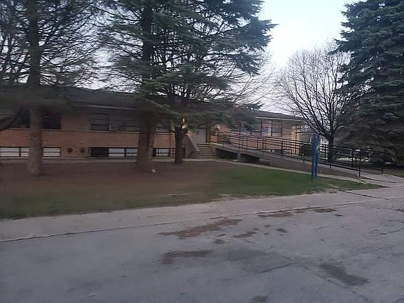 5th image of 628 College Ave
