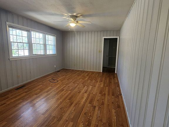 3rd image of 2502 Berkley Dr