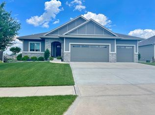1814 Wethersfield Dr, Norwalk, IA 50211