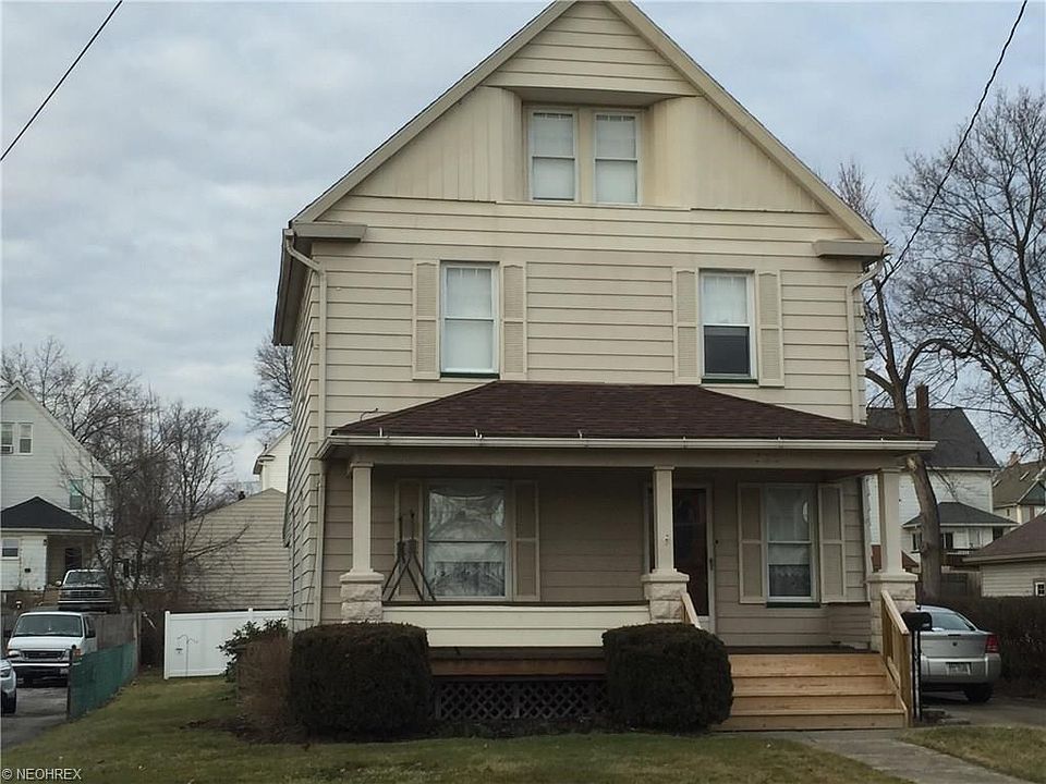 1st image of 322 E Wilson Ave